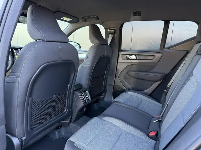 Volvo XC40 2.0 B4 Plus Dark 2025 Benzine 7