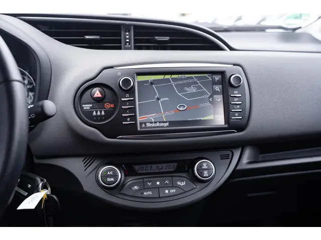 Toyota Yaris 1.5 Hybrid 115 Active 2019 Hybride Benzine 38