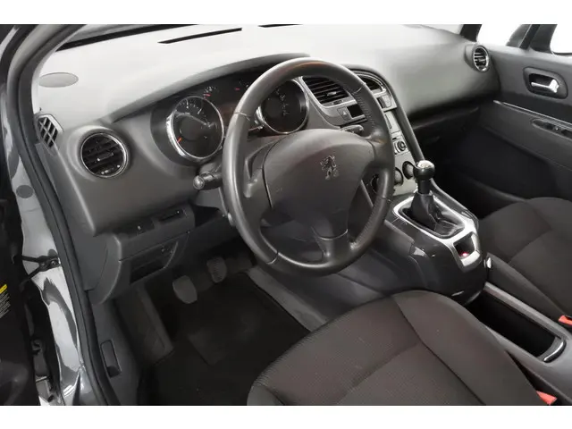 Peugeot 5008 1.6 VTi Access 2013 Benzine 19