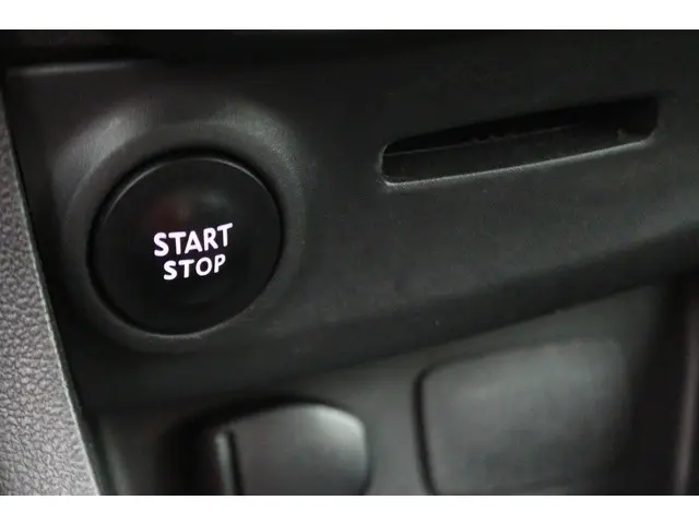 Renault Clio Estate 0.9 TCe Limited 2017 Benzine 42