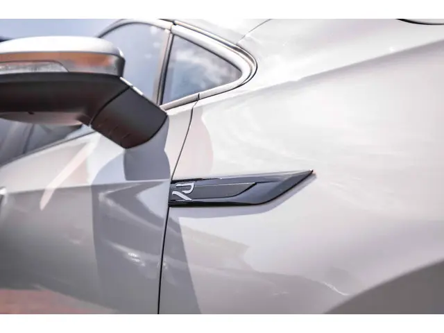 Volkswagen Golf Variant R | 322 PK | 2023 Benzine 21