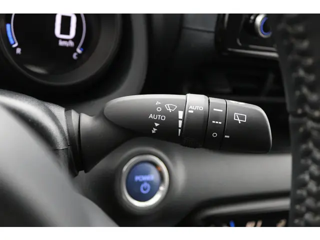 Toyota Yaris 1.5 Hybrid Dynamic 2022 Hybride Benzine 30