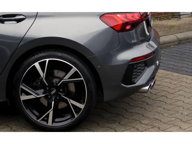 Audi A3 Sportback 2.0 TFSI S3 quattro 2023 Benzine 11