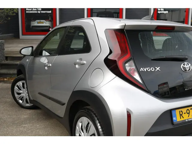 Toyota Aygo X 1.0 VVT-i S-CVT Play 2022 Benzine 9