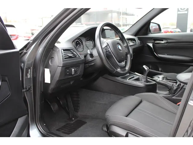 BMW 1 Serie 120i Sport Line 184PK 2018 Benzine 12