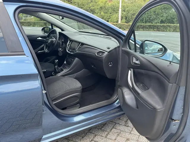 Opel Astra Sports Tourer 1.4 Business+ 2017 Benzine 14