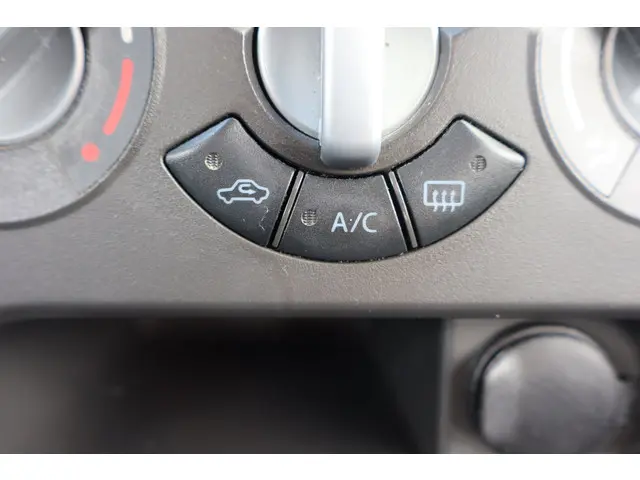 Suzuki Splash 1.0 VVT Comfort EASSS|Airco| 2014 Benzine 6