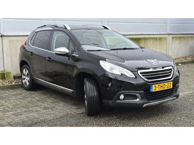 Peugeot 2008 1.2 VTi Allure Pack Premium Plus 2014 Benzine 3