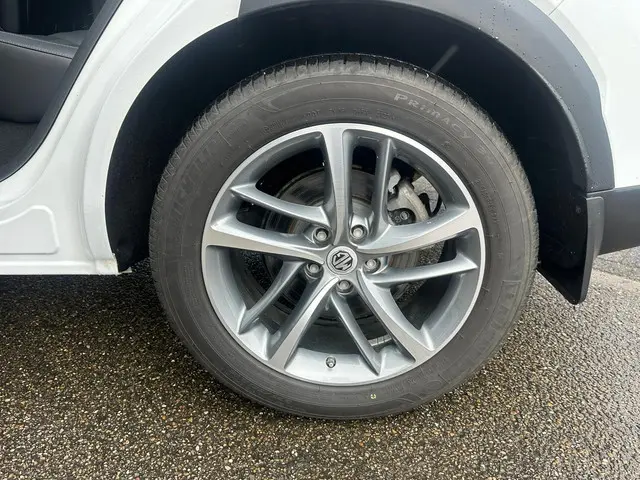 MG EHS 1.5 TGDI Luxury 2023 Hybride Benzine 11