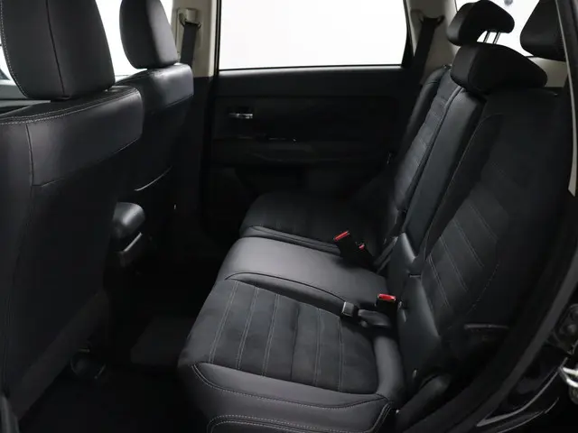 Mitsubishi Outlander 2.0 PHEV Pure 2016 Hybride Benzine 7