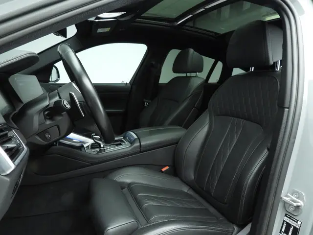 BMW X6 xDrive40i 2022 Benzine 7