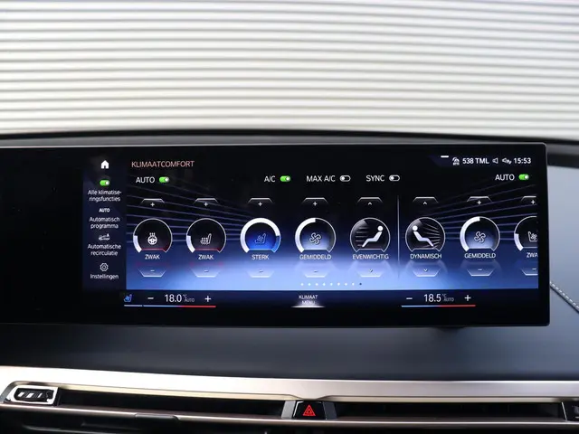 BMW iX xDrive40 2021 Elektrisch 32