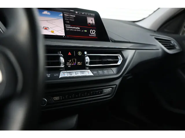 BMW 1 Serie 118i Executive Sportline Aut. 2021 Benzine 48