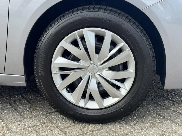 Peugeot 208 1.2 PureTech Like 2021 Benzine 11