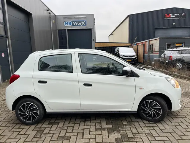 Mitsubishi Space Star 1.0 Entry 117.938KM 2015 Benzine 4