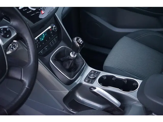 Ford C-MAX 1.0 Titanium 2013 Benzine 17