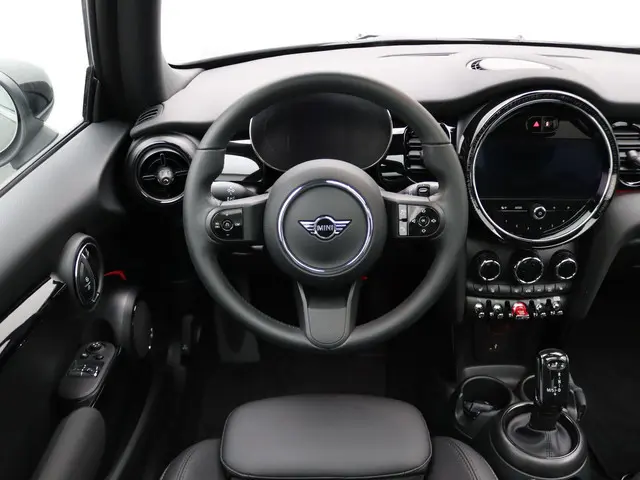 MINI 3-Deurs Cooper 2024 Benzine 21