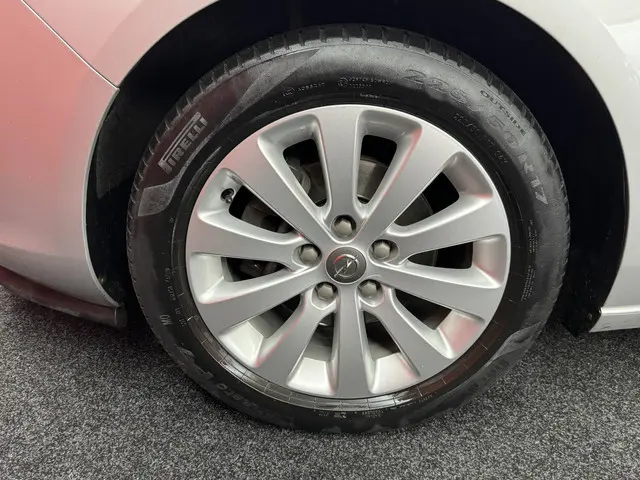 Opel Zafira Tourer 1.4 Cosmo 7p. 2014 Benzine 24