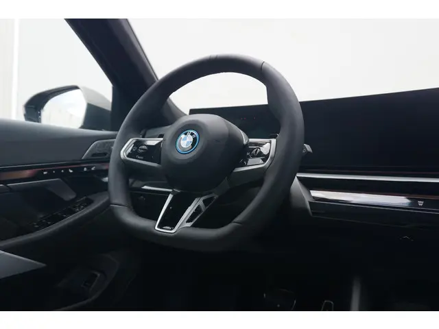 BMW 5 Serie Touring 550e xDrive 2026 Hybride Benzine 19