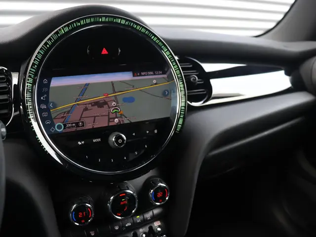 MINI 3-Deurs One 2022 Benzine 14