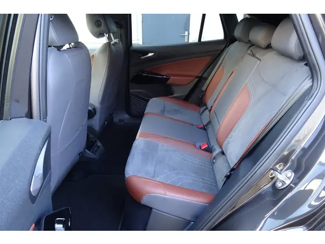 Volkswagen ID.4 First 77 kWh 2021 Elektrisch 6