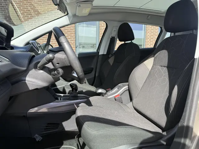 Peugeot 2008 1.2 PureTech Active 2016 Benzine 8