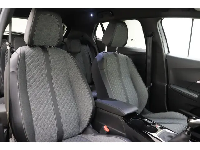 Peugeot 2008 1.2 PureTech 100 Allure 2024 Benzine 35