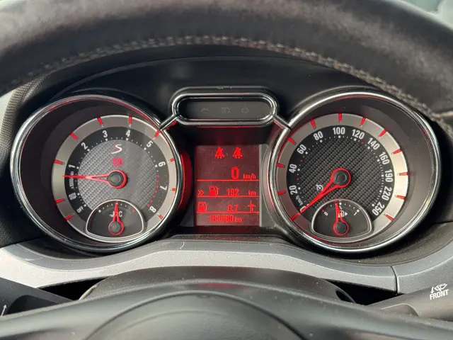 Opel ADAM 1.4 Turbo S 2015 Benzine 28