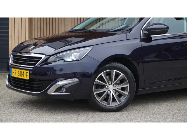 Peugeot 308 1.2 131pk 5Drs PureTech Allure 2016 Benzine 36