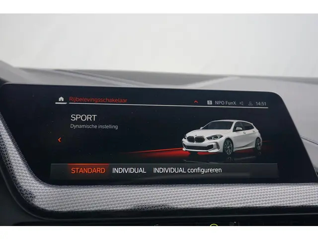 BMW 1 Serie 5-deurs M135i xDrive 2025 Benzine 35
