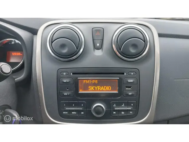 Dacia Logan MCV 0.9 TCe Lauréate 2014 Benzine 17