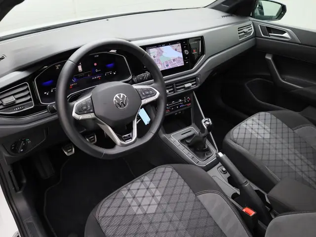 Volkswagen Polo 1.0TSI/95PK R-Line 2024 Benzine 16