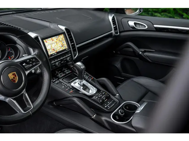 Porsche Cayenne S 2016 Benzine 15