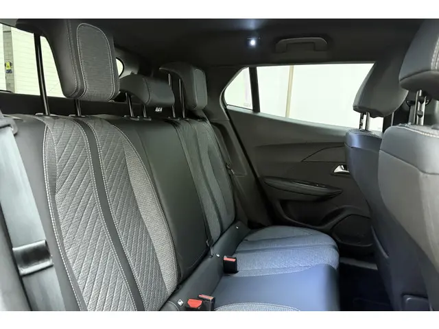 Peugeot 2008 1.2 Hybrid 145 Allure 2025 Hybride Benzine 13
