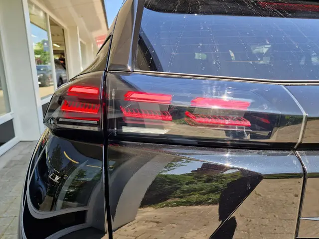 Peugeot 2008 1.2 Hybrid 136 Allure 2024 Hybride Benzine 8