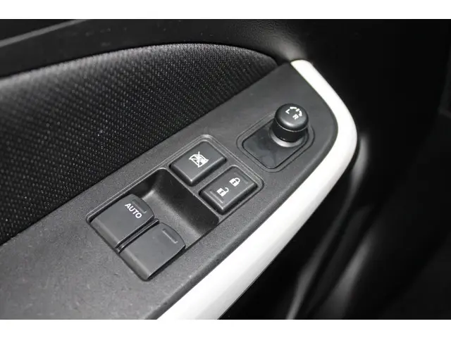 Suzuki Swift 1.0 Select 2018 Benzine 9