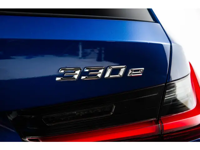 BMW 3 Serie Touring 330e 2025 Hybride Benzine 47
