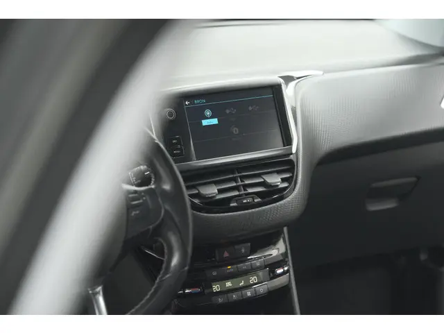 Peugeot 2008 PureTech 130 Allure 2019 Benzine 47