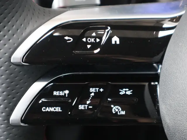 Mercedes-Benz EQA 250+ AMG Line 71 kWh 2025 Elektrisch 18