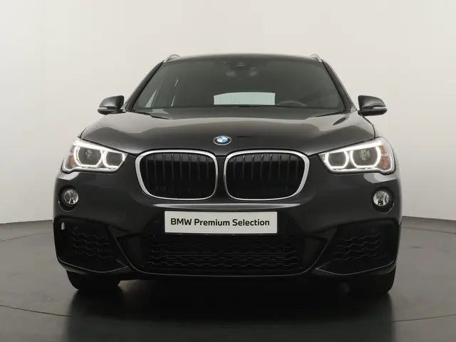 BMW X1 sDrive18i High Executive Edition 2019 Benzine 6