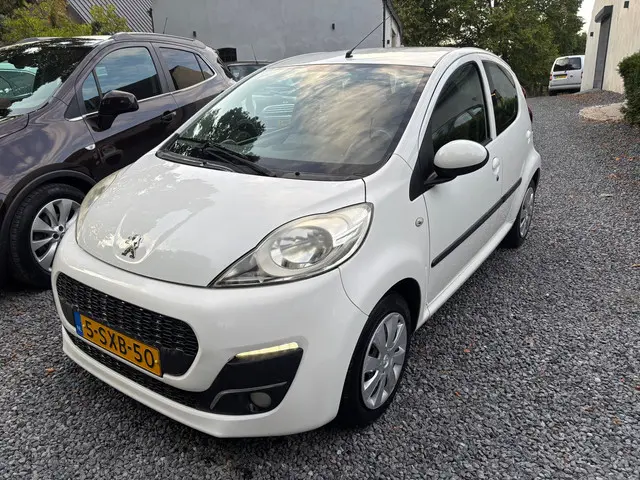 Peugeot 107 1.0 Active AIRCO NAVIGATIE 2013 Benzine