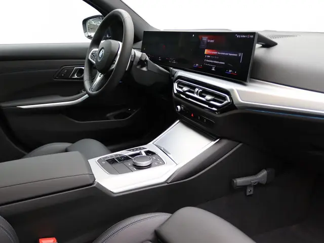 BMW 3 Serie Sedan 320e 2025 Hybride Benzine 23