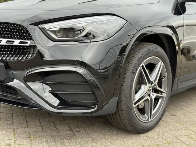 Mercedes-Benz GLA 250 e AMG Line 2024 Hybride Benzine 19