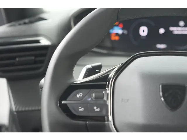 Peugeot 2008 PureTech 130 EAT8 Allure 2024 Benzine 34