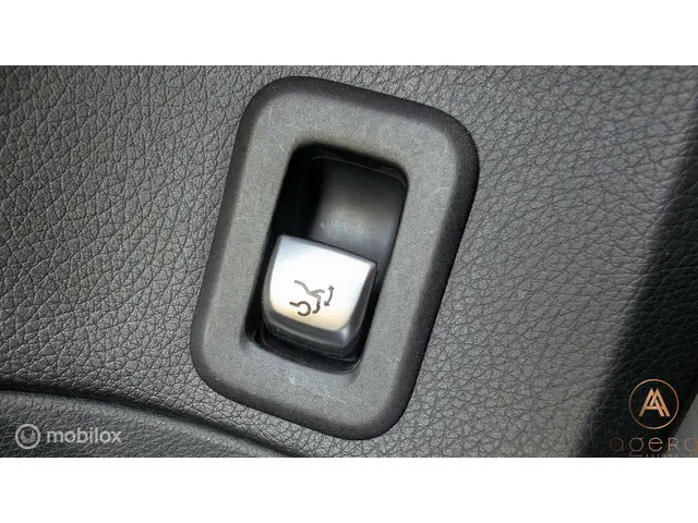 Mercedes-Benz C-Klasse Estate 180 Prestige 2015 Benzine 31