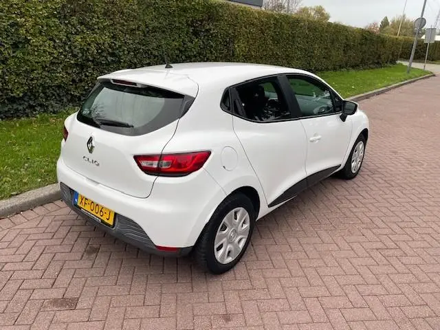 Renault Clio 1.2 Collection 2014 Benzine 9