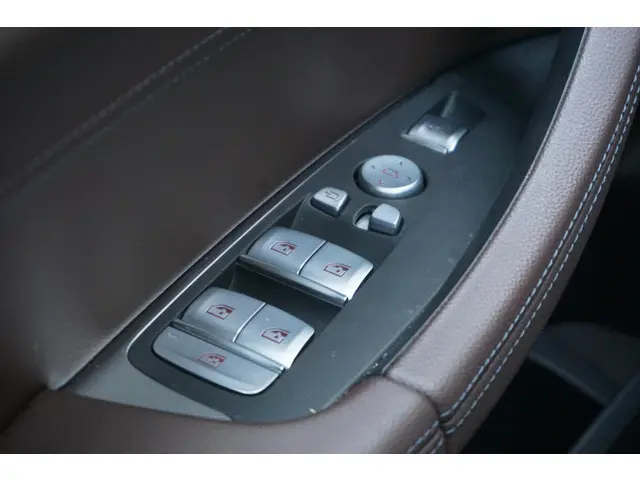 BMW iX3 80 kWh 2023 Elektrisch 33