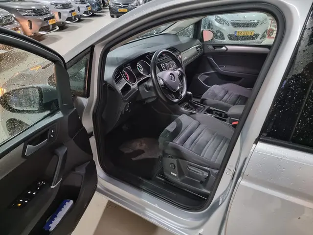 Volkswagen Touran 2