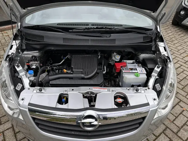 Opel Agila 1.2 Edition 2012 Benzine 13