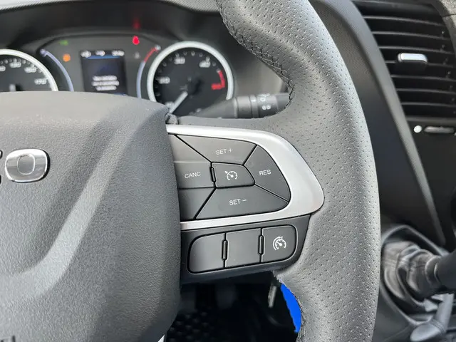 Iveco Daily 35S18HV 3.0 352L H2 2024 Diesel 11